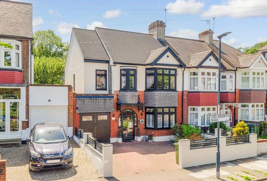 Chelsworth Drive, London - Wards of Kent
