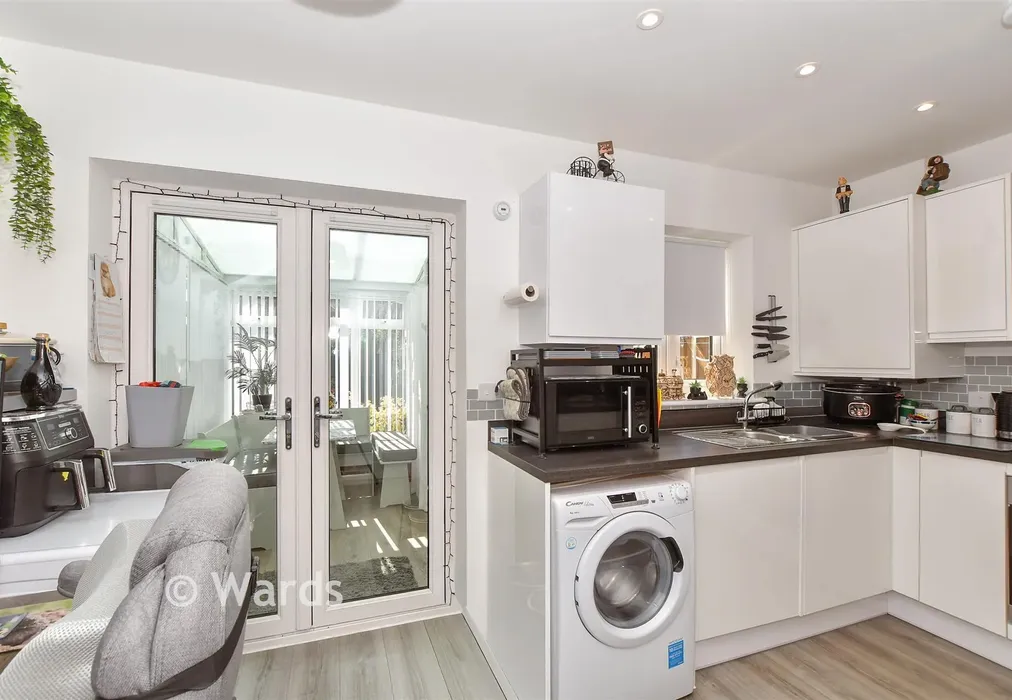 Kitchen - Dumbrell Drive, Paddock Wood, Kent - Wards of Kent