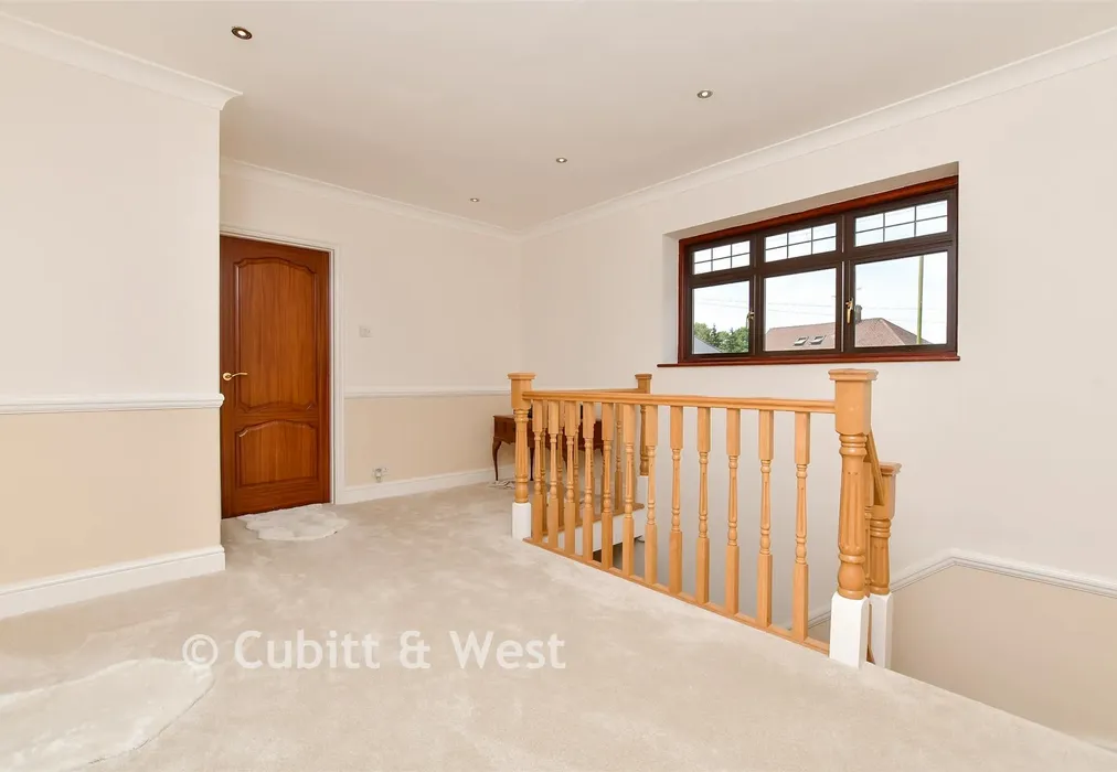 Landing - Arkwright Road, South Croydon, Surrey - Wards of Kent