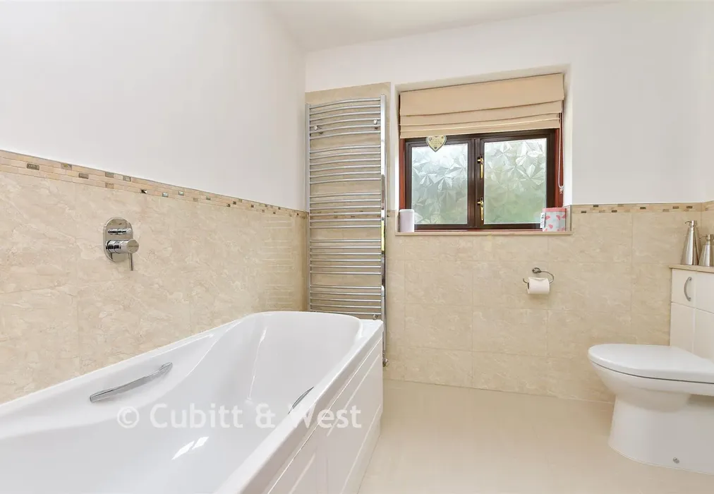 En-Suite Bathroom - Arkwright Road, South Croydon, Surrey - Wards of Kent