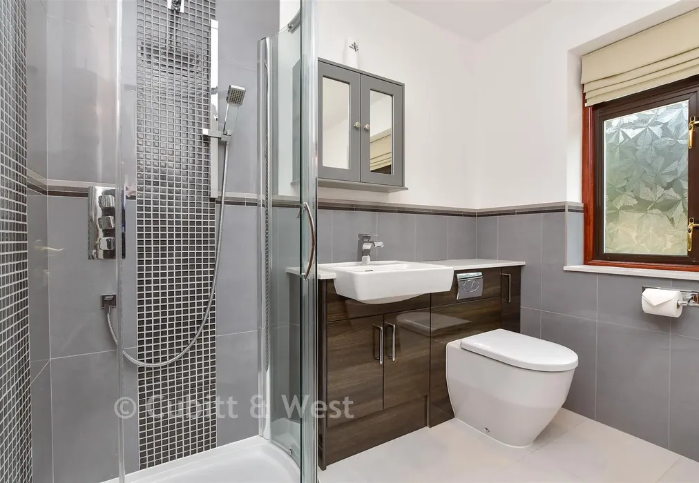 Bathroom - Arkwright Road, South Croydon, Surrey - Wards of Kent