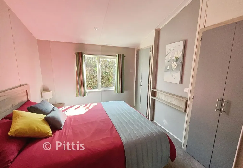Bedroom 2* - Carters Road, Ryde, Isle of Wight - Wards of Kent