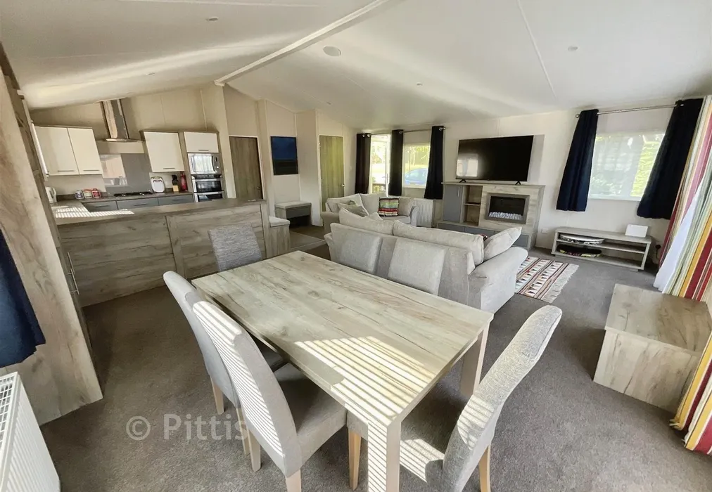 Living Area* - Carters Road, Ryde, Isle of Wight - Wards of Kent