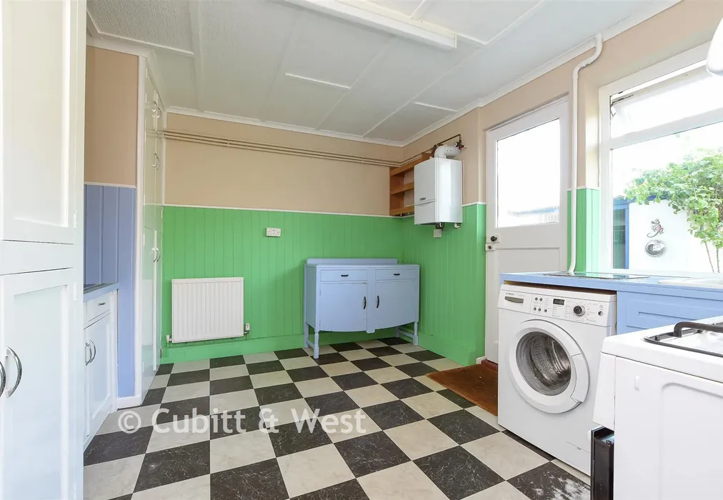 Kitchen - Springfield Road, Westcott, Dorking, Surrey - Wards of Kent