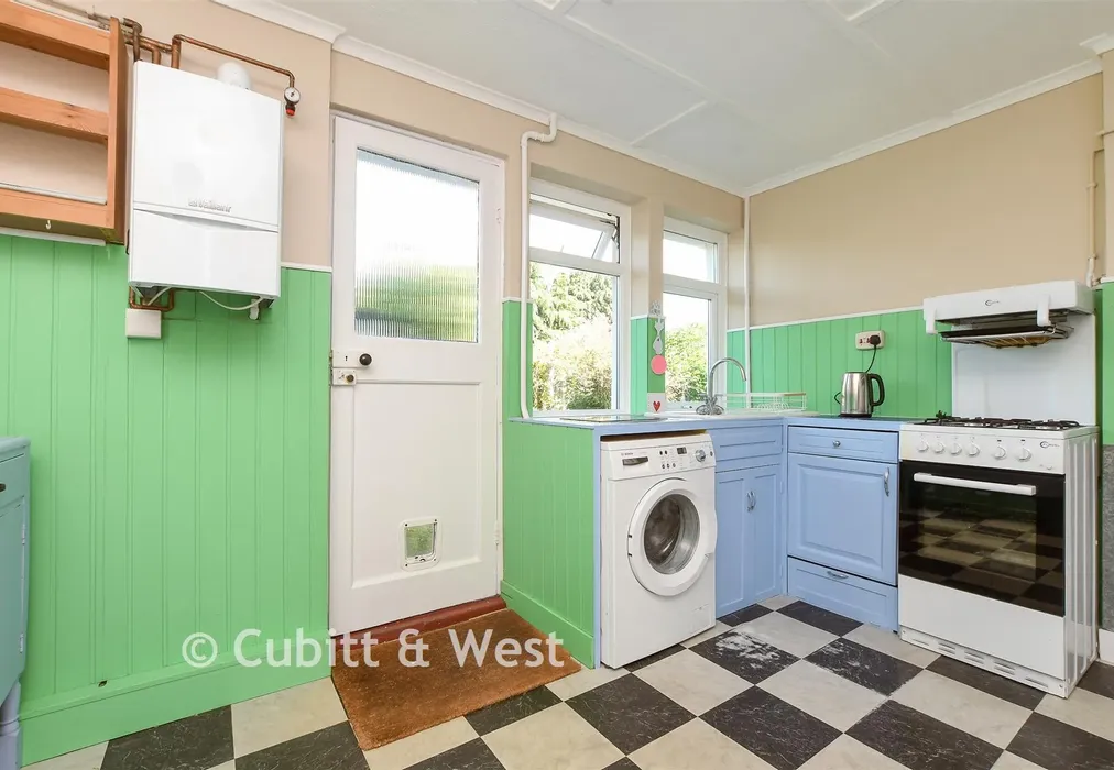 Kitchen - Springfield Road, Westcott, Dorking, Surrey - Wards of Kent