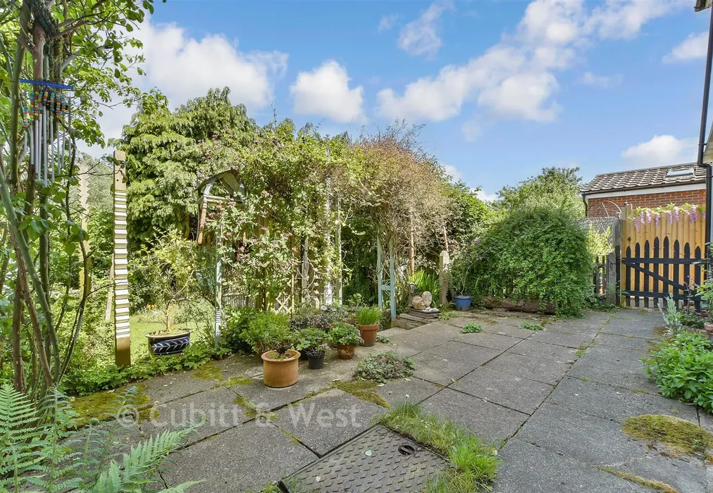 Rear Garden - Springfield Road, Westcott, Dorking, Surrey - Wards of Kent