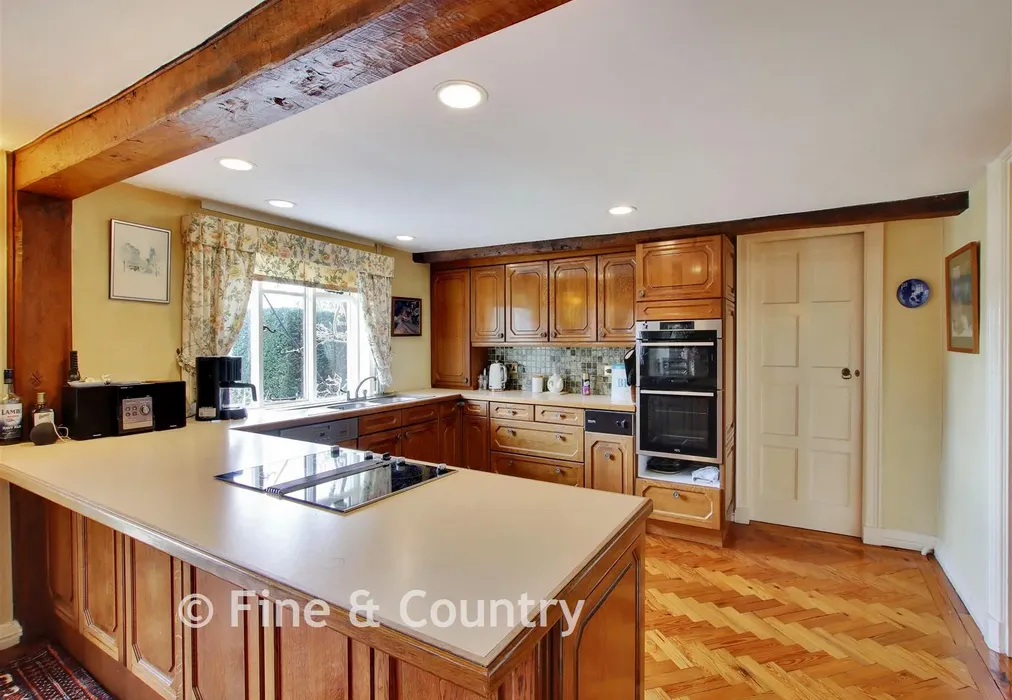 Kitchen - Wadhurst Road, Mark Cross, East Sussex - Wards of Kent
