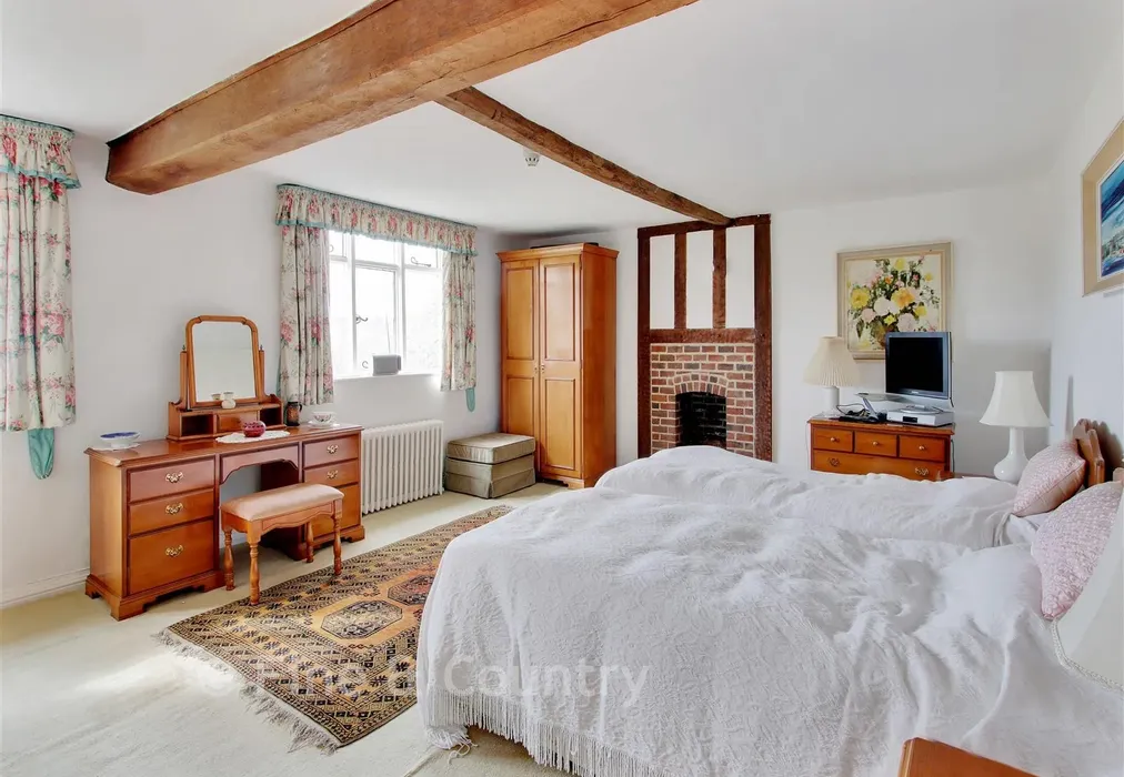 Bedroom - Wadhurst Road, Mark Cross, East Sussex - Wards of Kent
