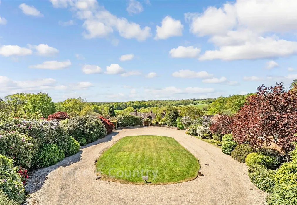 Driveway - Wadhurst Road, Mark Cross, East Sussex - Wards of Kent