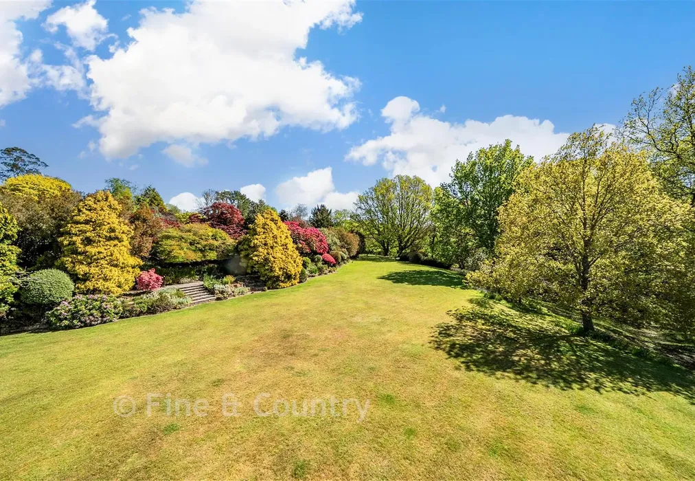 Rear Garden - Wadhurst Road, Mark Cross, East Sussex - Wards of Kent