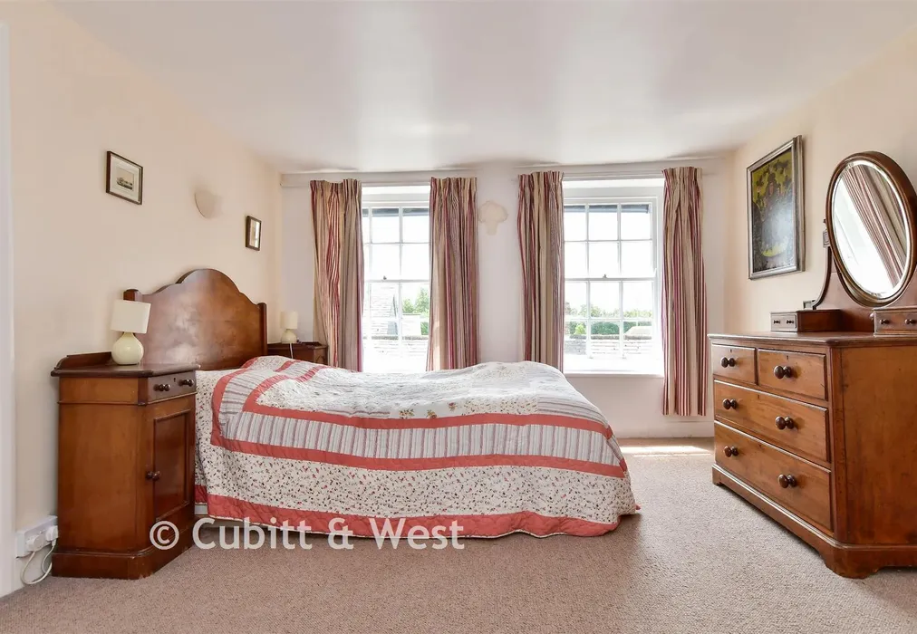 Bedroom 1 - Lansdown Place, Lewes, East Sussex - Wards of Kent