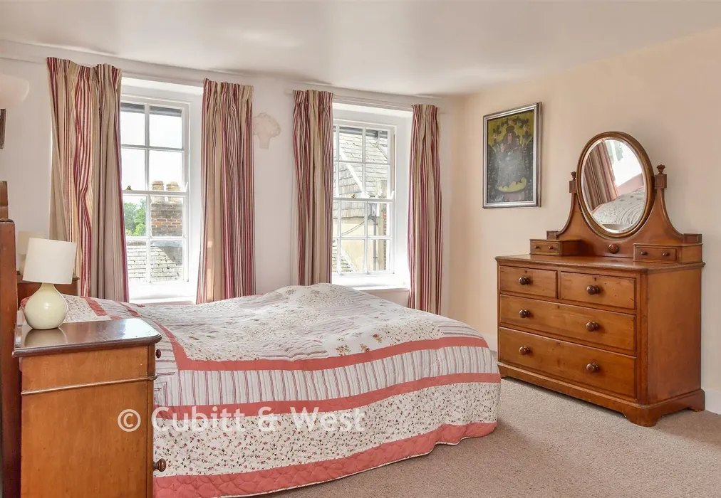 Bedroom 1 - Lansdown Place, Lewes, East Sussex - Wards of Kent