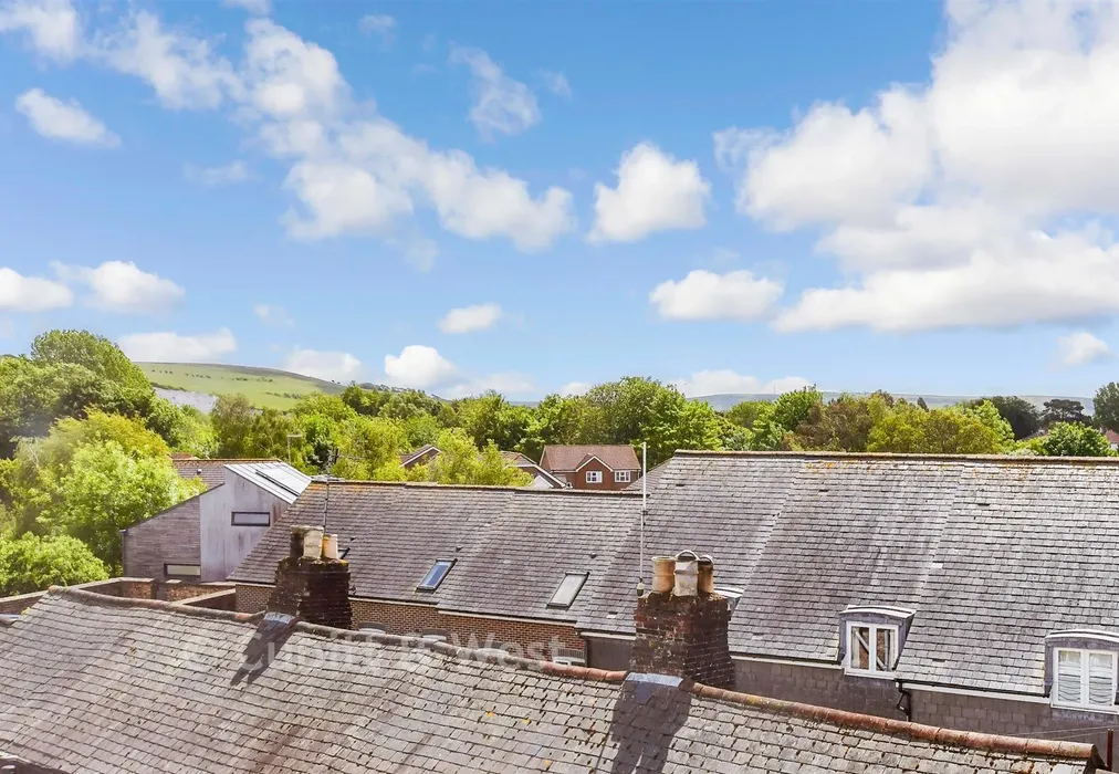 Views To Front - Lansdown Place, Lewes, East Sussex - Wards of Kent