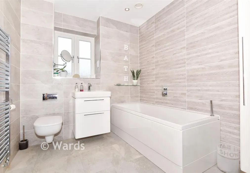Bathroom - Godfrey Meadow, Hollingbourne, Maidstone, Kent - Wards of Kent