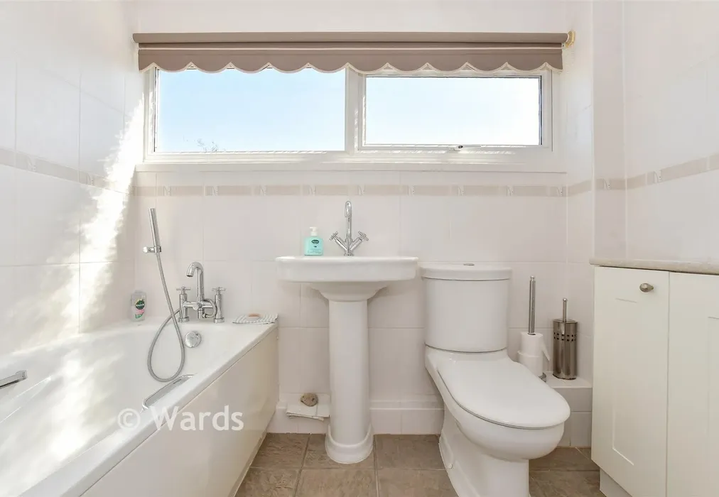 Bathroom - Farm Lane, Sholden, Deal, Kent - Wards of Kent