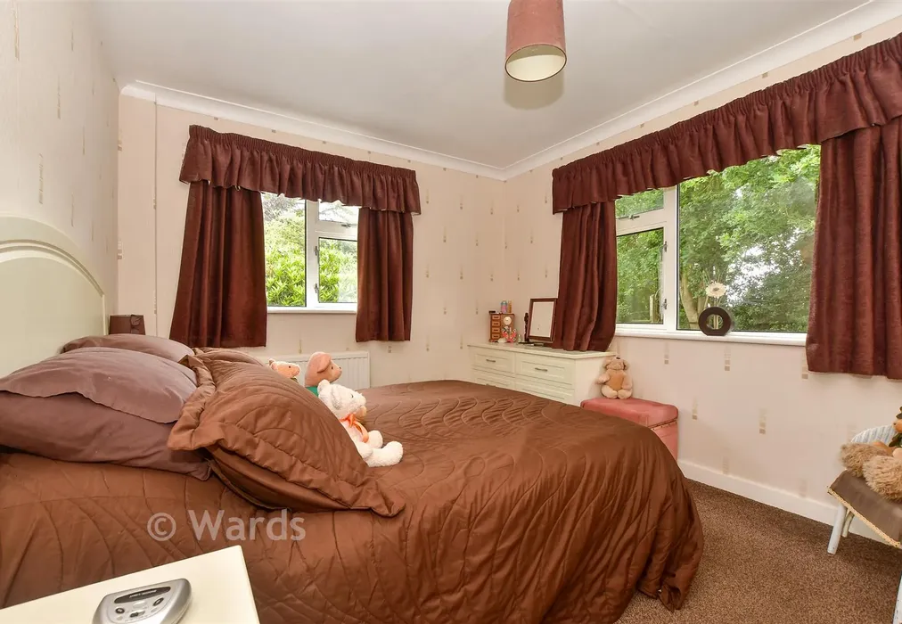 Bedroom 1 - Tenterden Road, Appledore, Kent - Wards of Kent