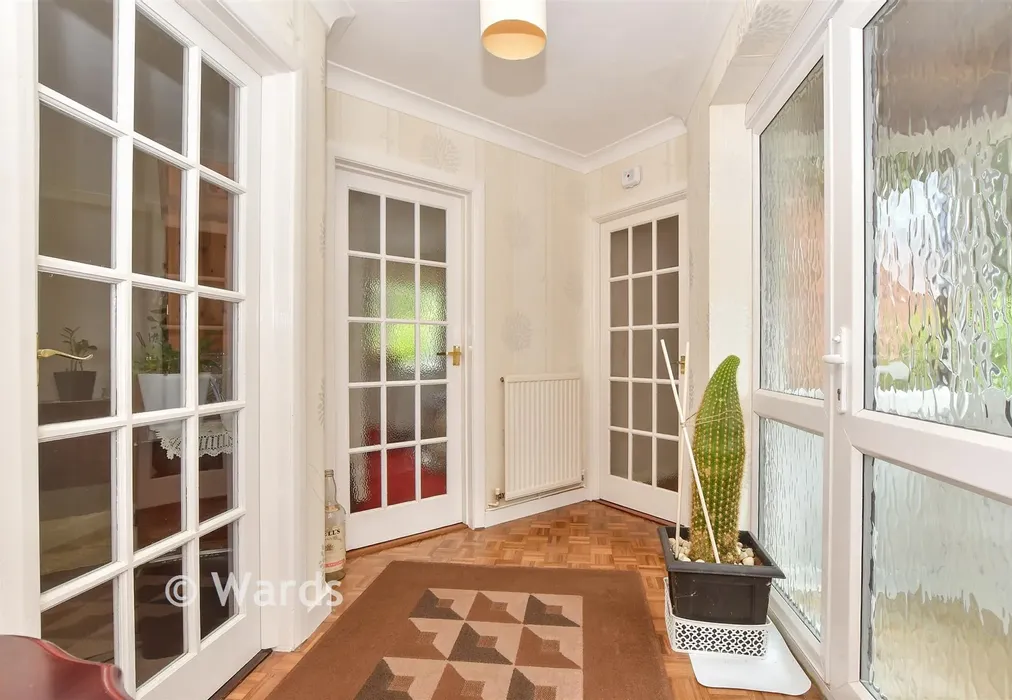 Entrance Hall - Tenterden Road, Appledore, Kent - Wards of Kent
