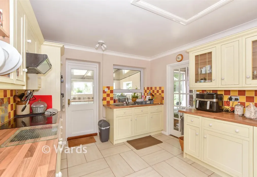 Kitchen - Tenterden Road, Appledore, Kent - Wards of Kent