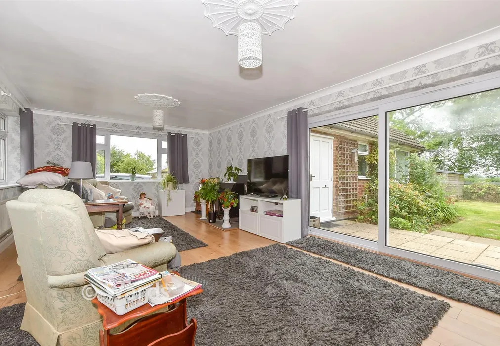 Living Room - Tenterden Road, Appledore, Kent - Wards of Kent