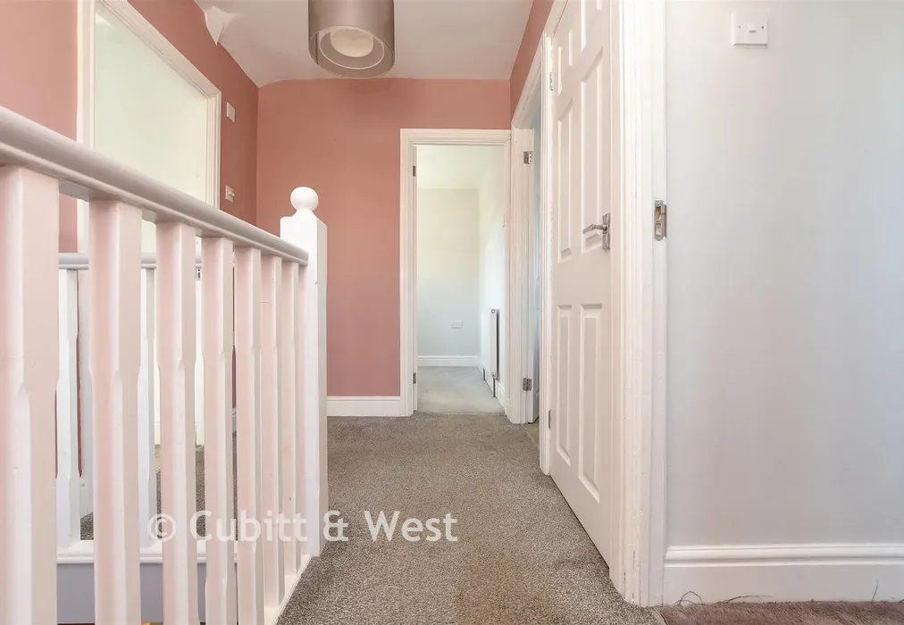 Landing - Radstock Way, Merstham, Surrey - Wards of Kent