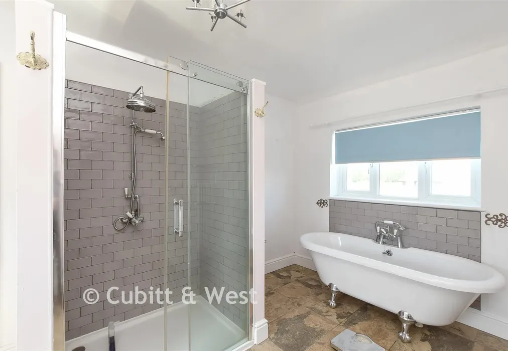 Bathroom - Radstock Way, Merstham, Surrey - Wards of Kent