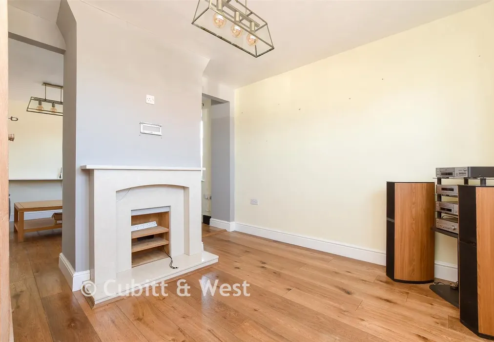 Dining Room - Radstock Way, Merstham, Surrey - Wards of Kent