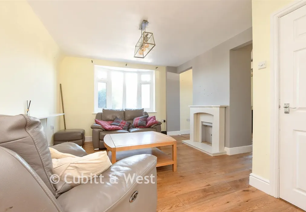 Sitting Area - Radstock Way, Merstham, Surrey - Wards of Kent