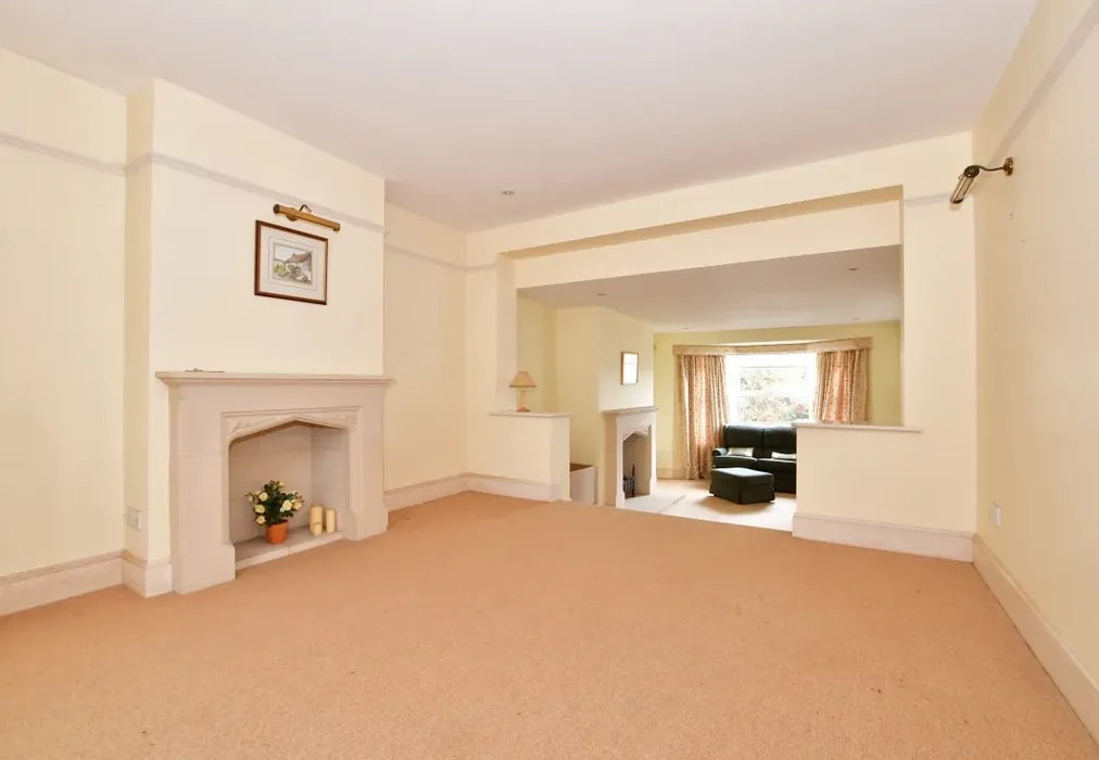901FTQ1Y - The Mall Brading PO36 - Wards of Kent