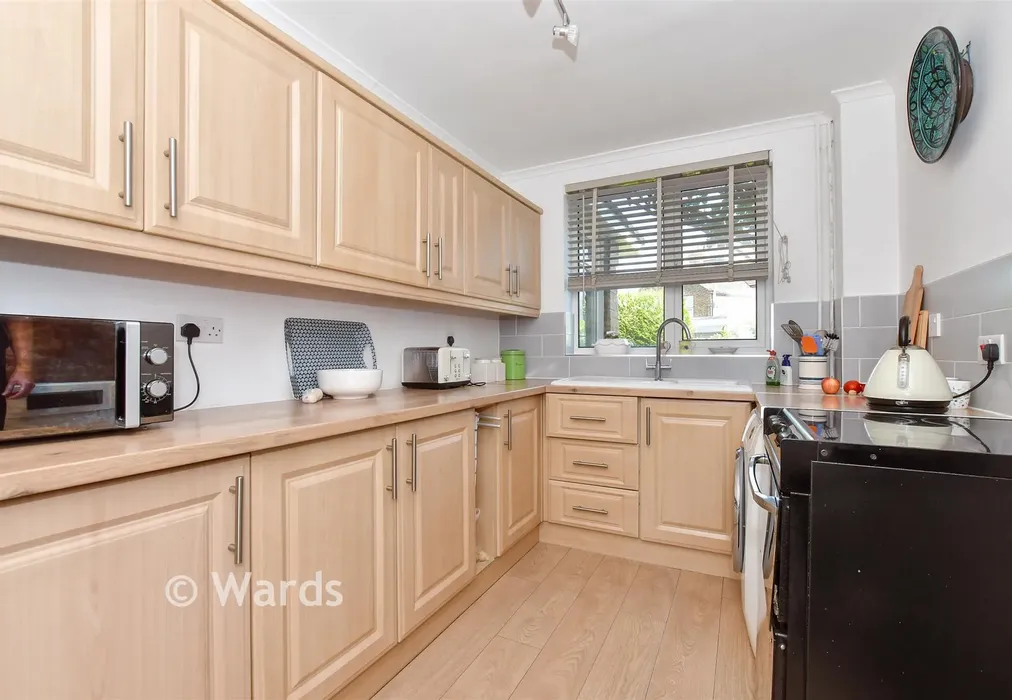 Kitchen - Selsea Avenue, Herne Bay, Kent - Wards of Kent
