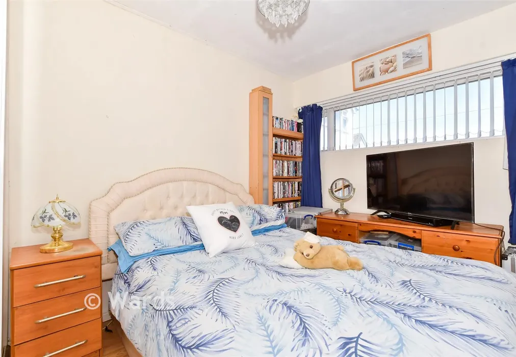 Room 2 - The Valley, Coxheath, Maidstone, Kent - Wards of Kent