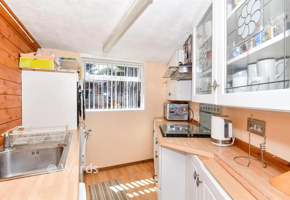 Room 4 - The Valley, Coxheath, Maidstone, Kent - Wards of Kent