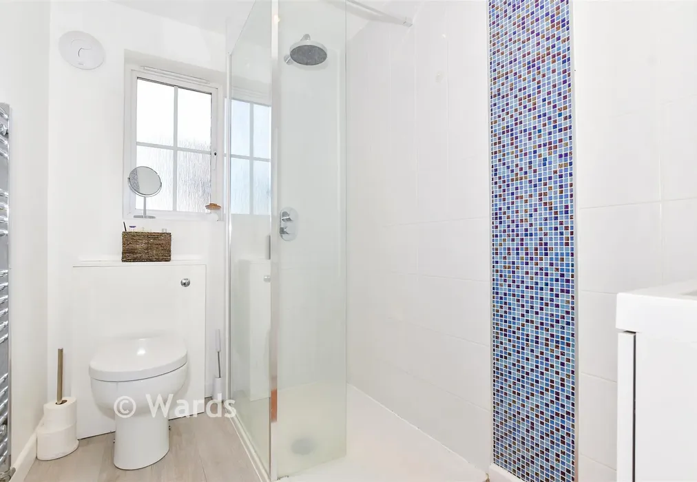 En-Suite Shower Room - Lockham Farm Avenue, Boughton Monchelsea, Kent - Wards of Kent