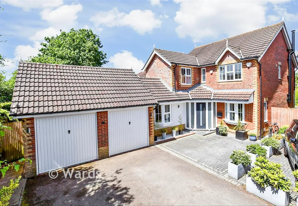 Front Elevation (Web) - Lockham Farm Avenue, Boughton Monchelsea, Kent - Wards of Kent