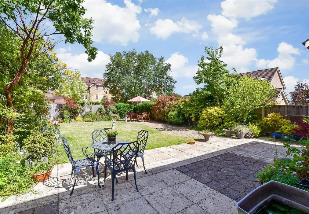 Rear Garden - Lockham Farm Avenue, Boughton Monchelsea, Kent - Wards of Kent