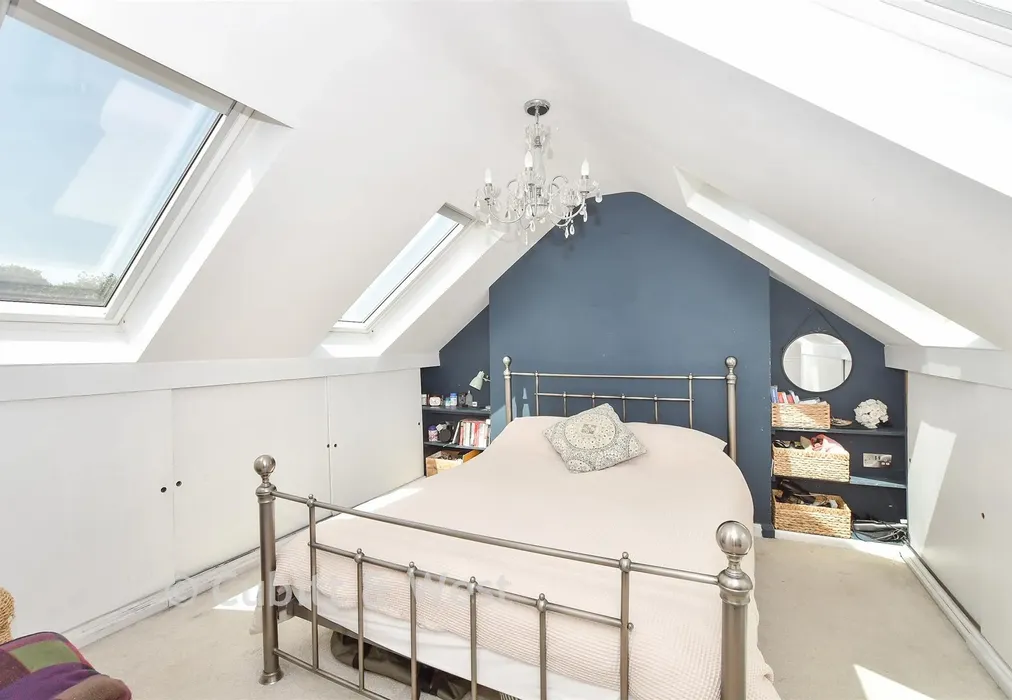 Bedroom 1. - Brookway, Lindfield, Haywards Heath, West Sussex - Wards of Kent