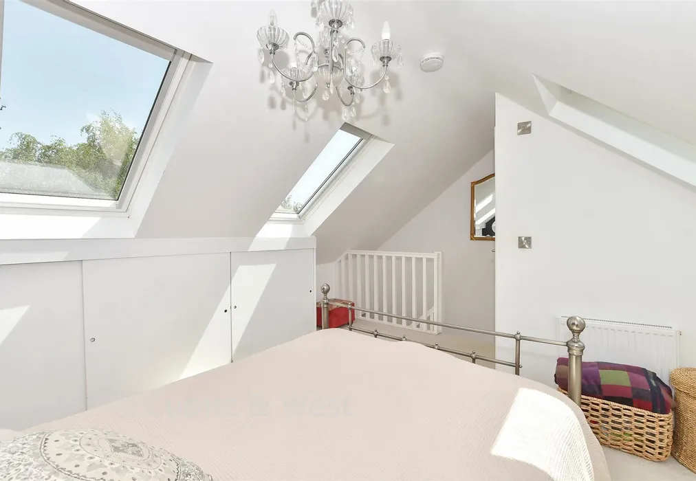 Bedroom 1 - Brookway, Lindfield, Haywards Heath, West Sussex - Wards of Kent
