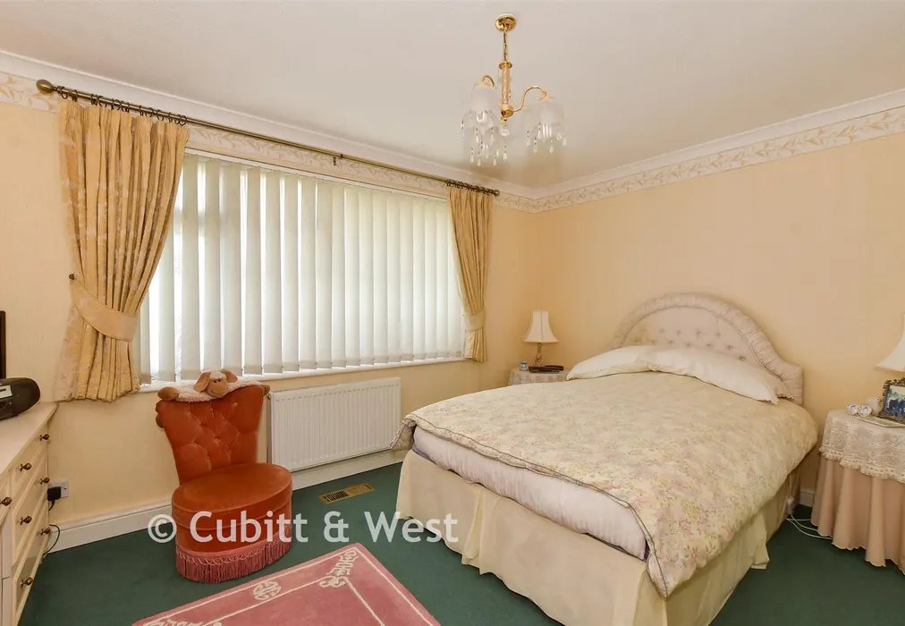 Bedroom 1 - Southway, Littlehampton, West Sussex - Wards of Kent