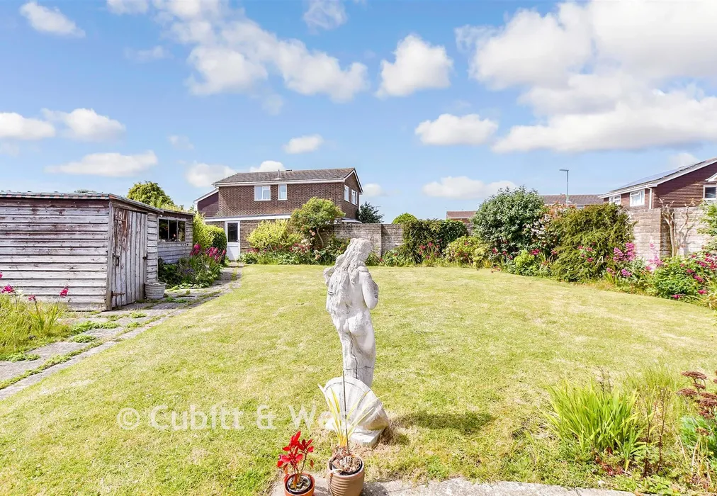 Rear Garden - Southway, Littlehampton, West Sussex - Wards of Kent