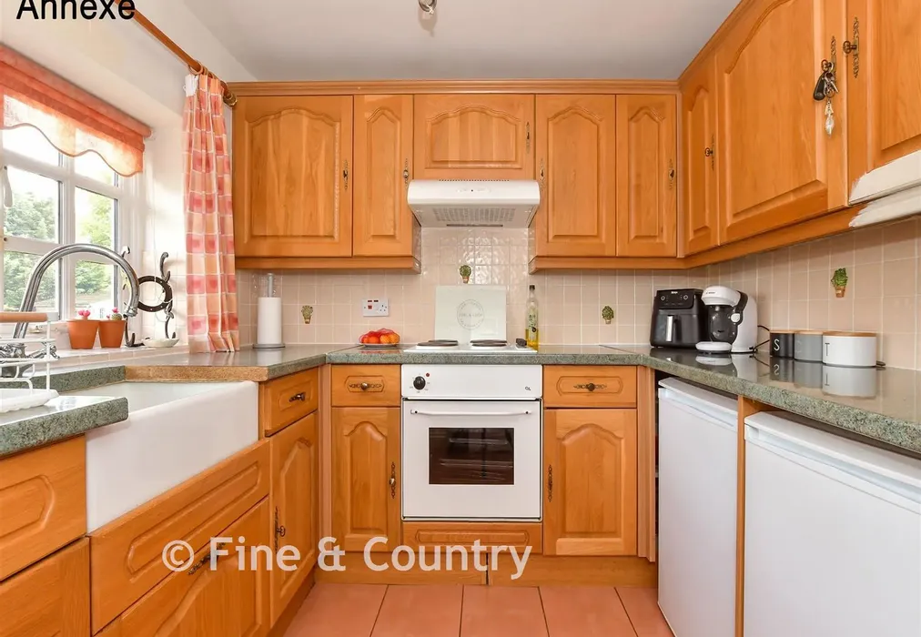 Annexe Kitchen - Sweechgate, Broad Oak, Kent - Wards of Kent