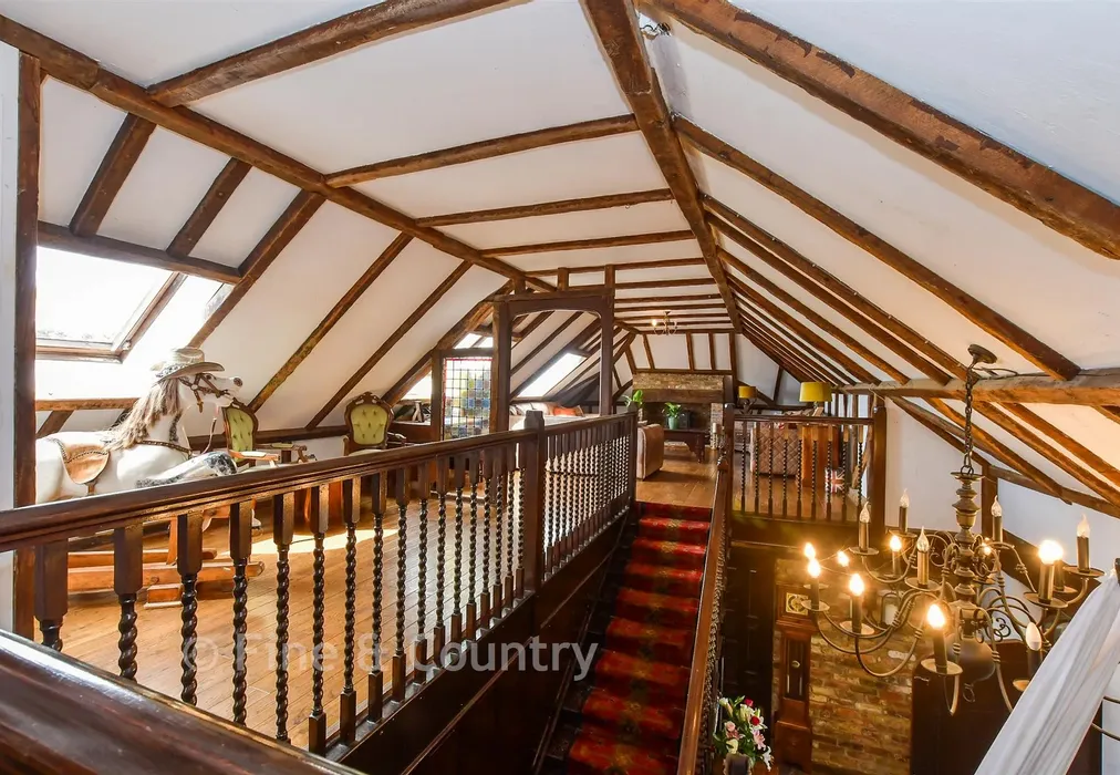 Mezzanine Landing - Sweechgate, Broad Oak, Kent - Wards of Kent