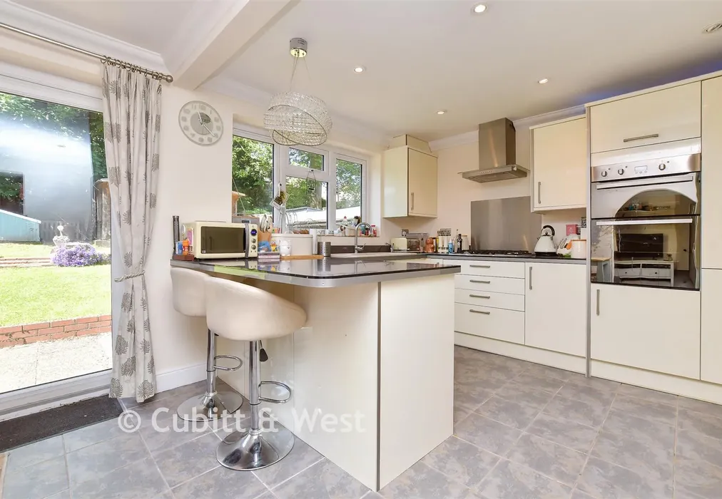 Kitchen/Diner - Styles End, Bookham, Leatherhead, Surrey - Wards of Kent