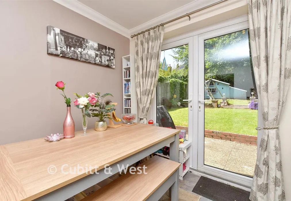 Kitchen/Diner - Styles End, Bookham, Leatherhead, Surrey - Wards of Kent