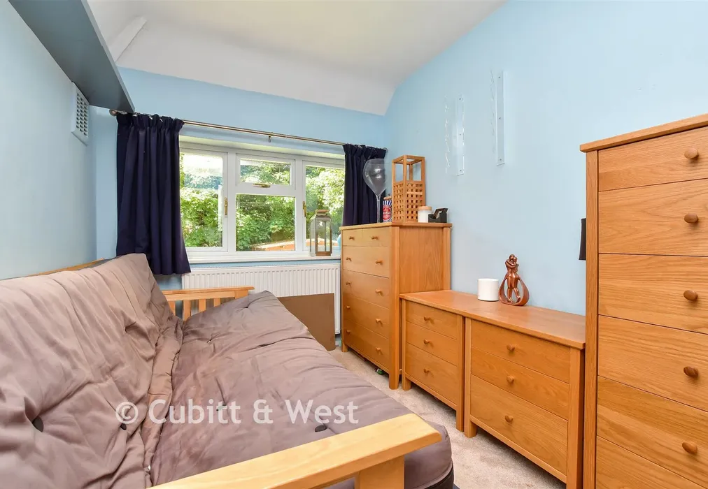 Bedroom 3 - Styles End, Bookham, Leatherhead, Surrey - Wards of Kent