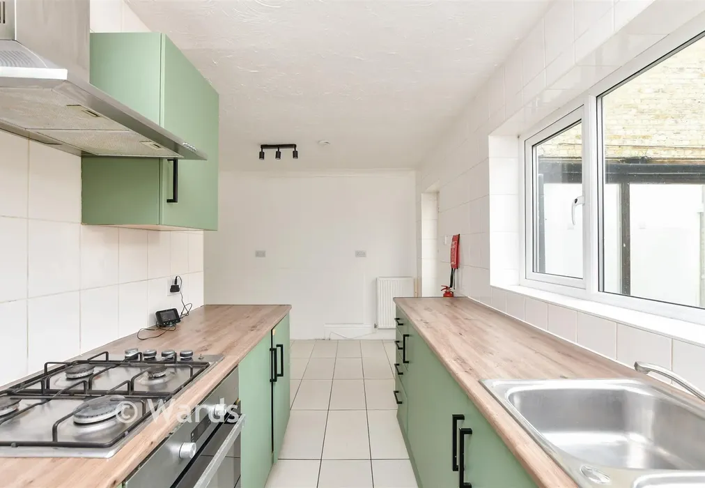 Kitchen - New Cross Street, Margate, Kent - Wards of Kent