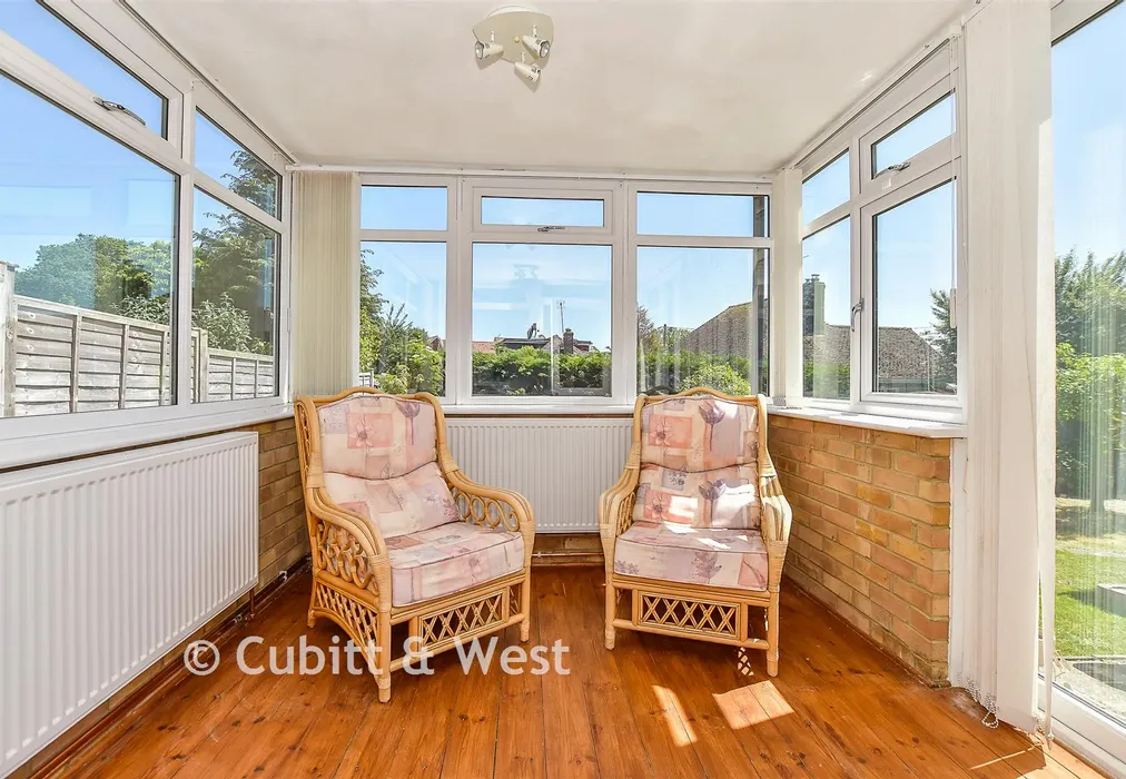 Garden Room - Coldharbour Lane, Punnetts Town, Heathfield, East Sussex - Wards of Kent