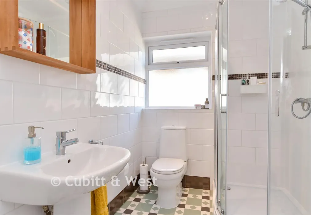 En-Suite Shower Room - McWilliam Road, Woodingdean, Brighton, East Sussex - Wards of Kent