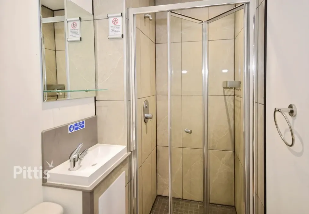 shower - Carisbrooke Road Newport PO30 - Wards of Kent