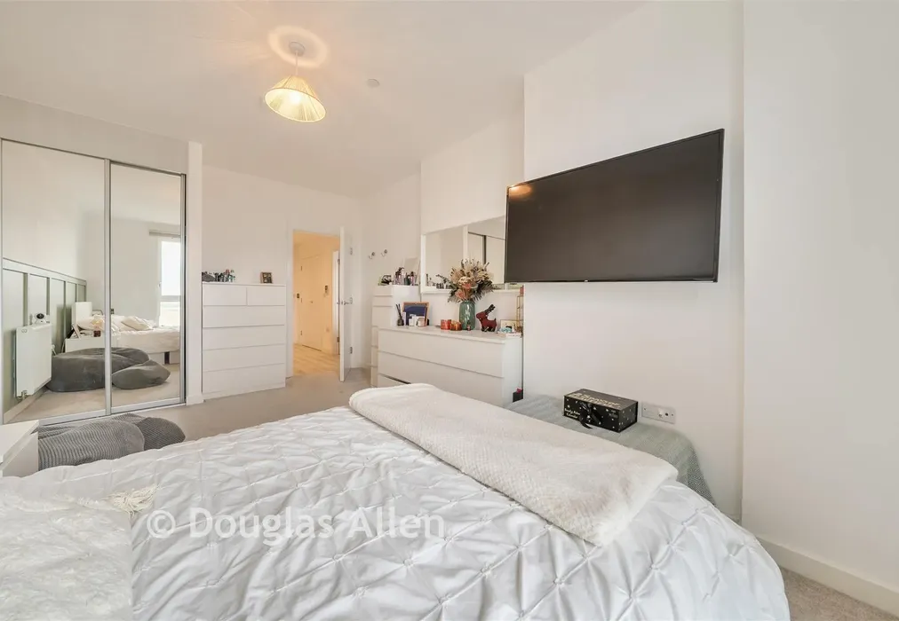 Bedroom - Kings Hill, Barking, Essex - Wards of Kent