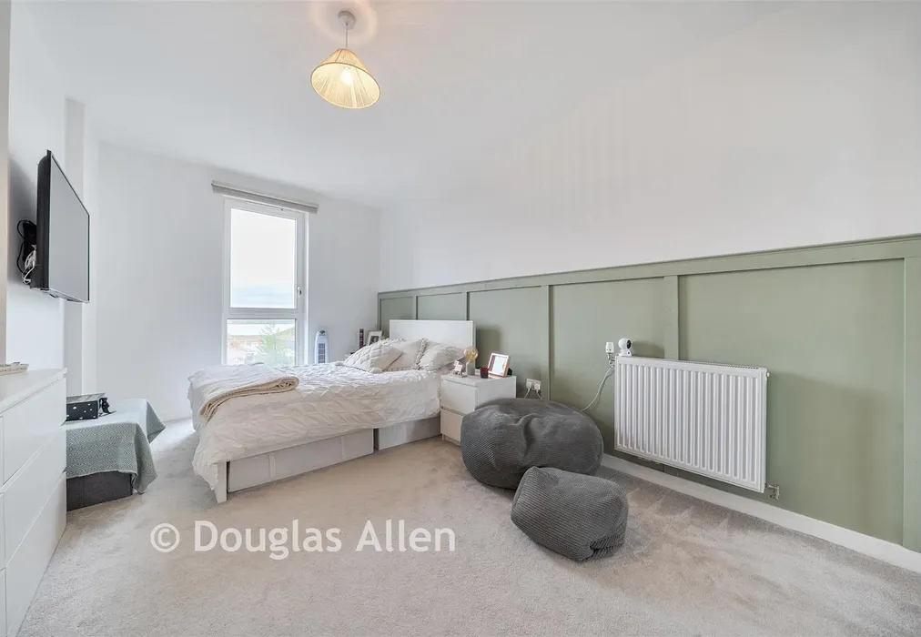 Bedroom 1 - Kings Hill, Barking, Essex - Wards of Kent