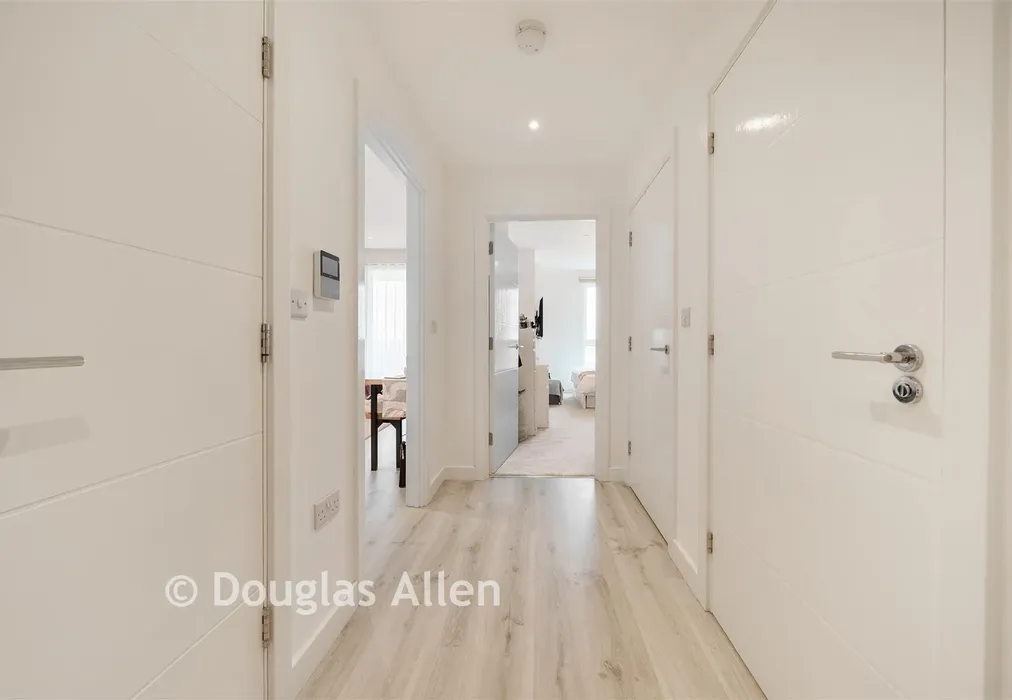 Hallway - Kings Hill, Barking, Essex - Wards of Kent